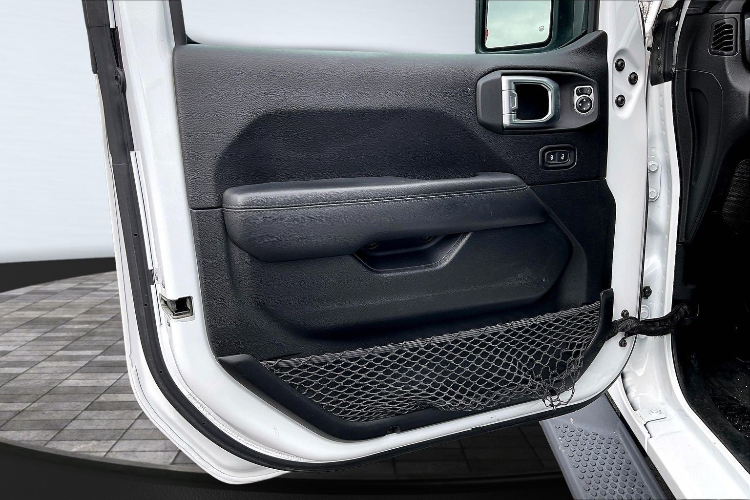 2020 Jeep Wrangler Unlimited Sahara Altitude