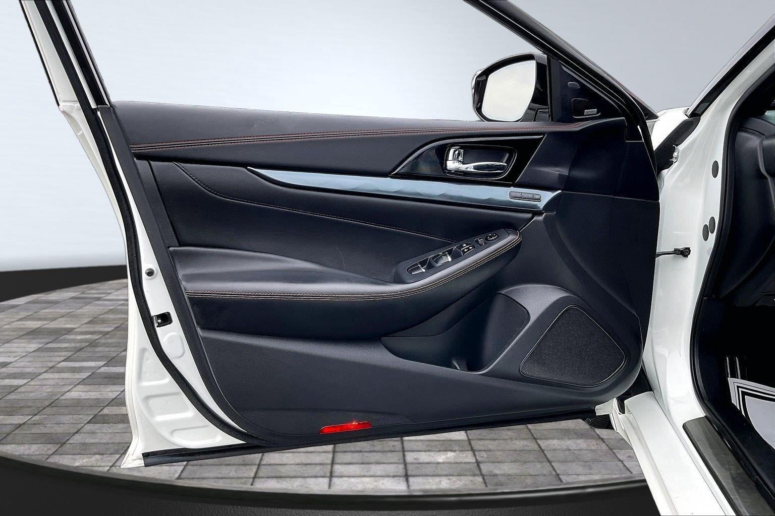 2020 Nissan Maxima SR