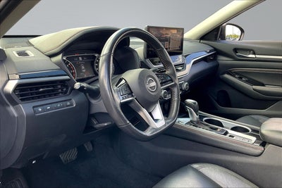 2023 Nissan Altima 2.0 SR