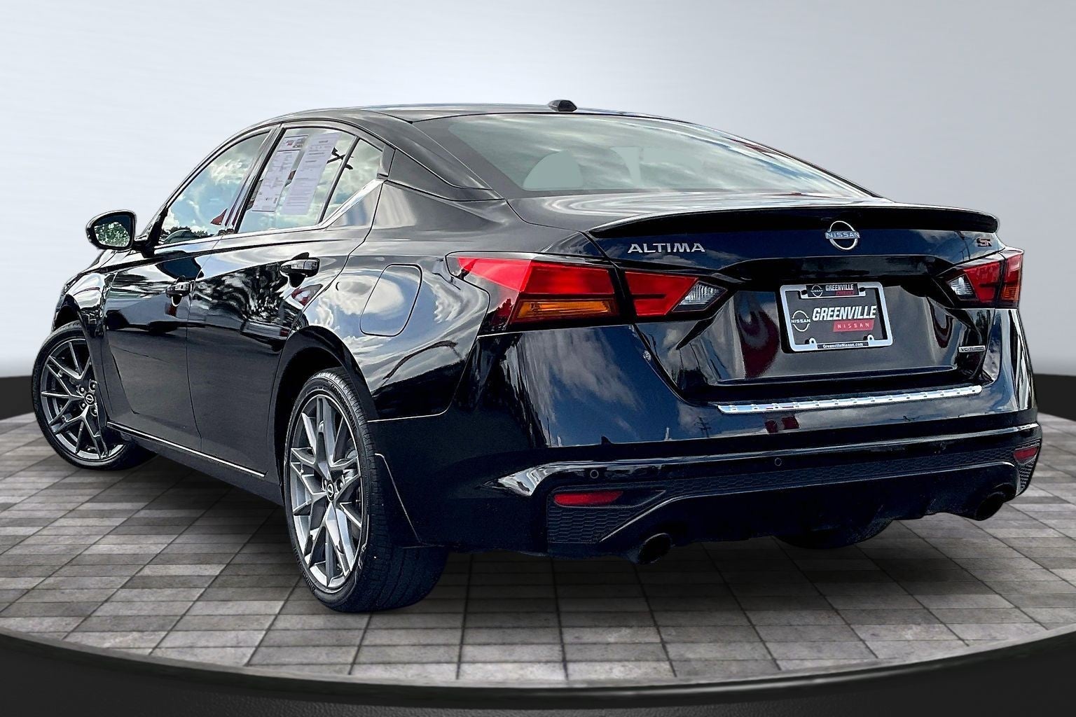 2023 Nissan Altima 2.0 SR