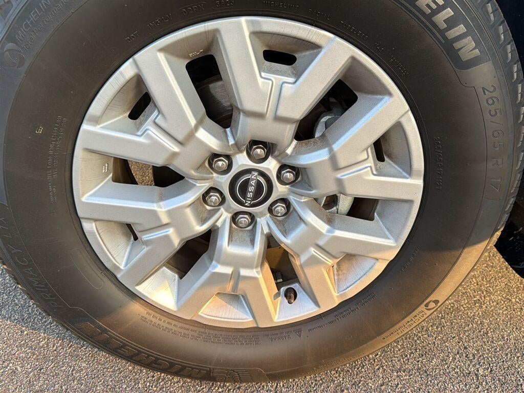 2024 Nissan Frontier SV