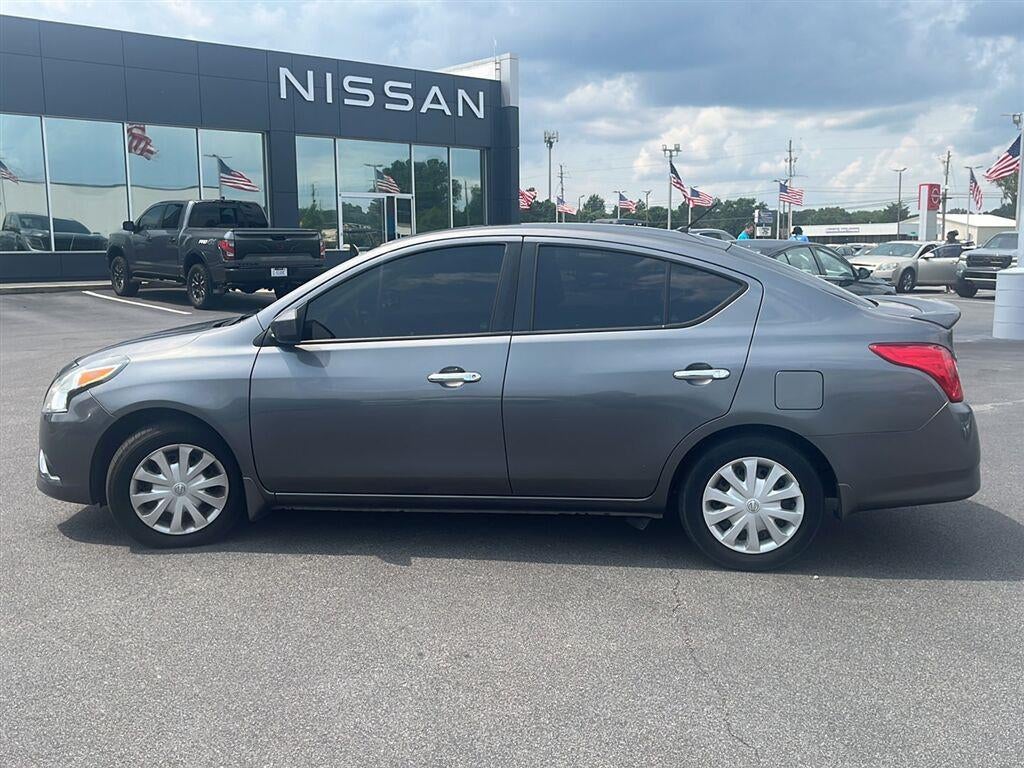 2016 Nissan Versa SV