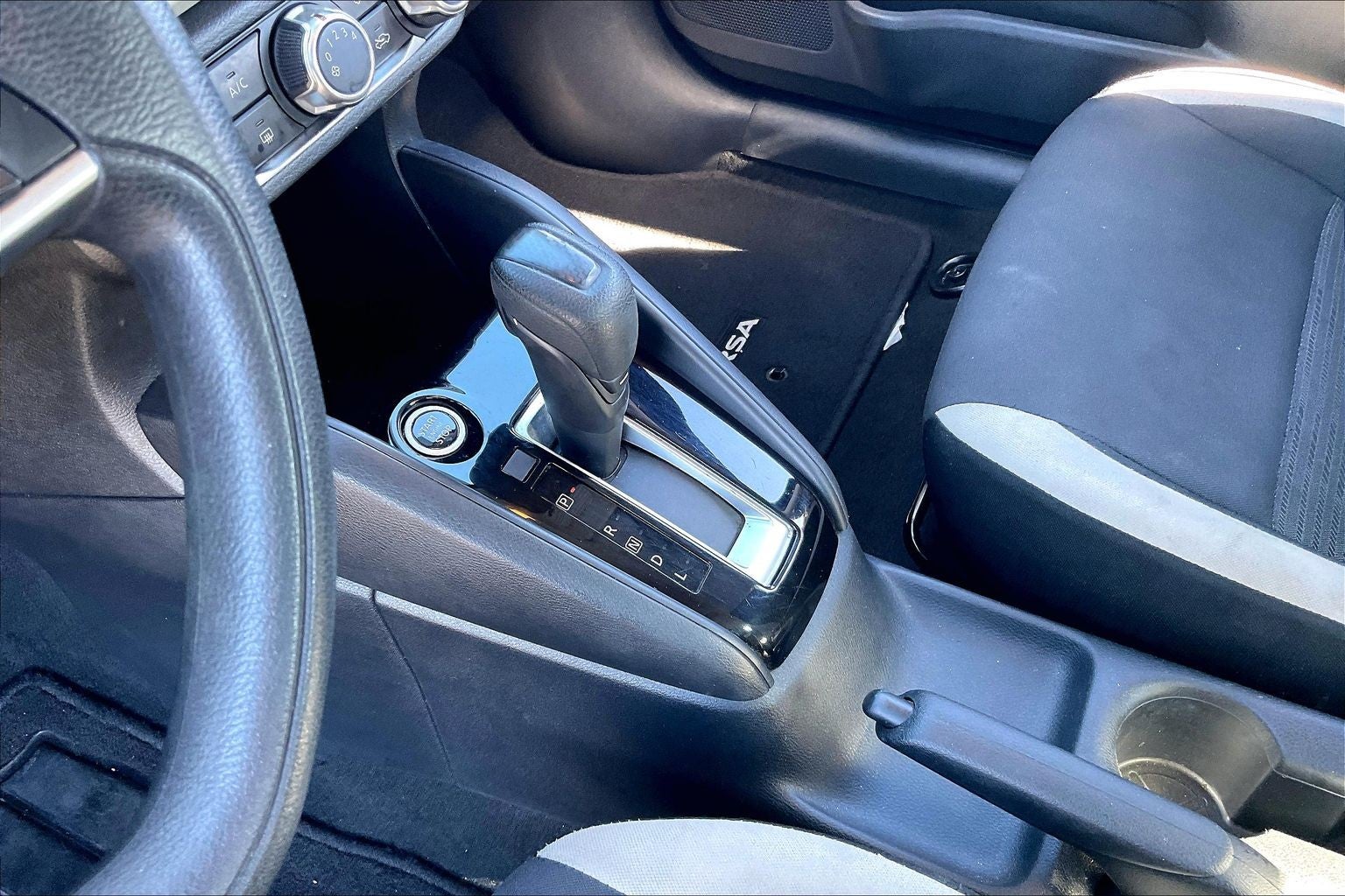 2022 Nissan Versa SV