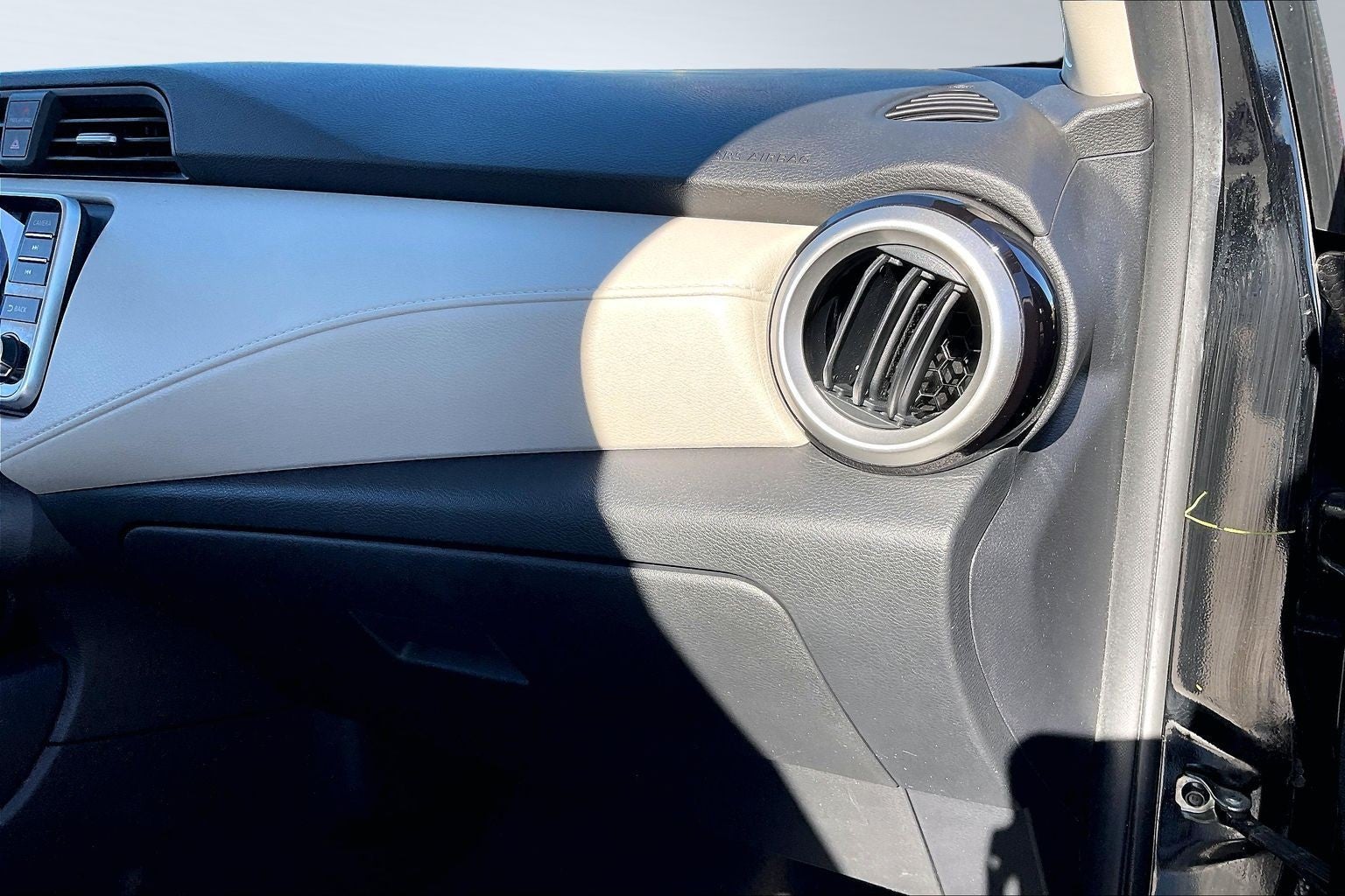 2022 Nissan Versa SV