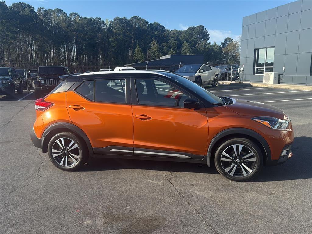 2020 Nissan Kicks SR