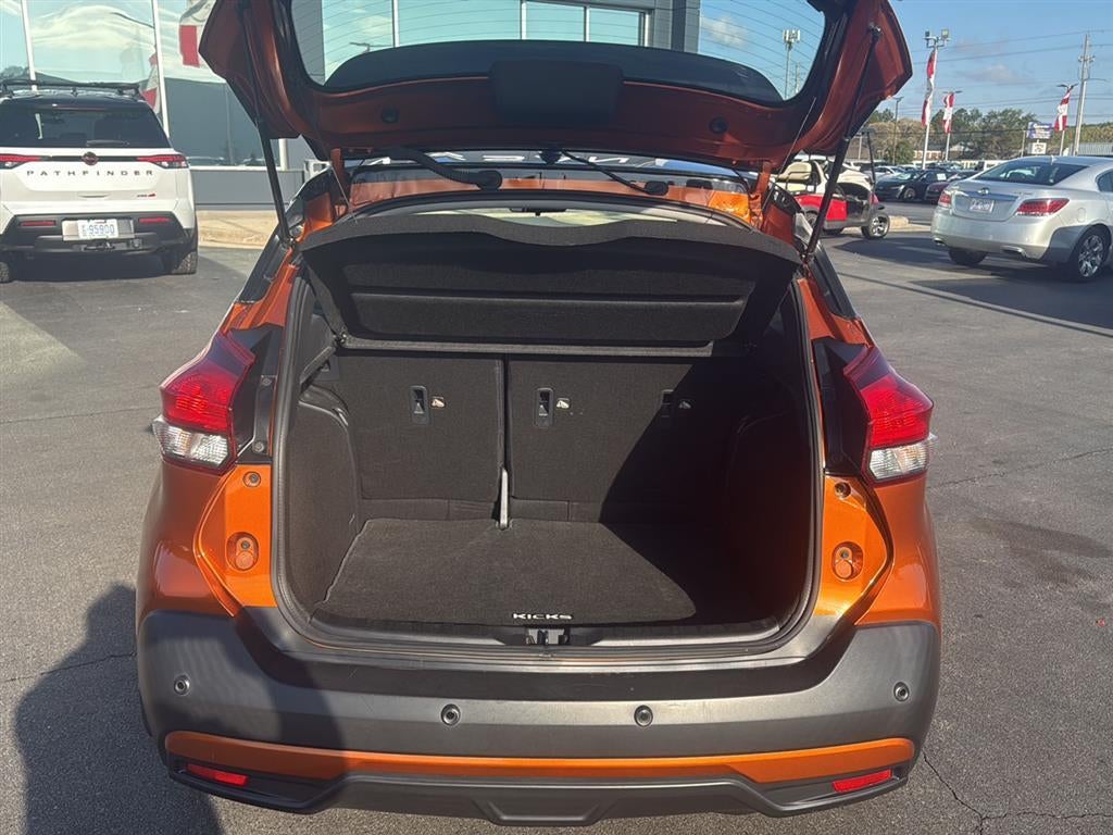 2020 Nissan Kicks SR