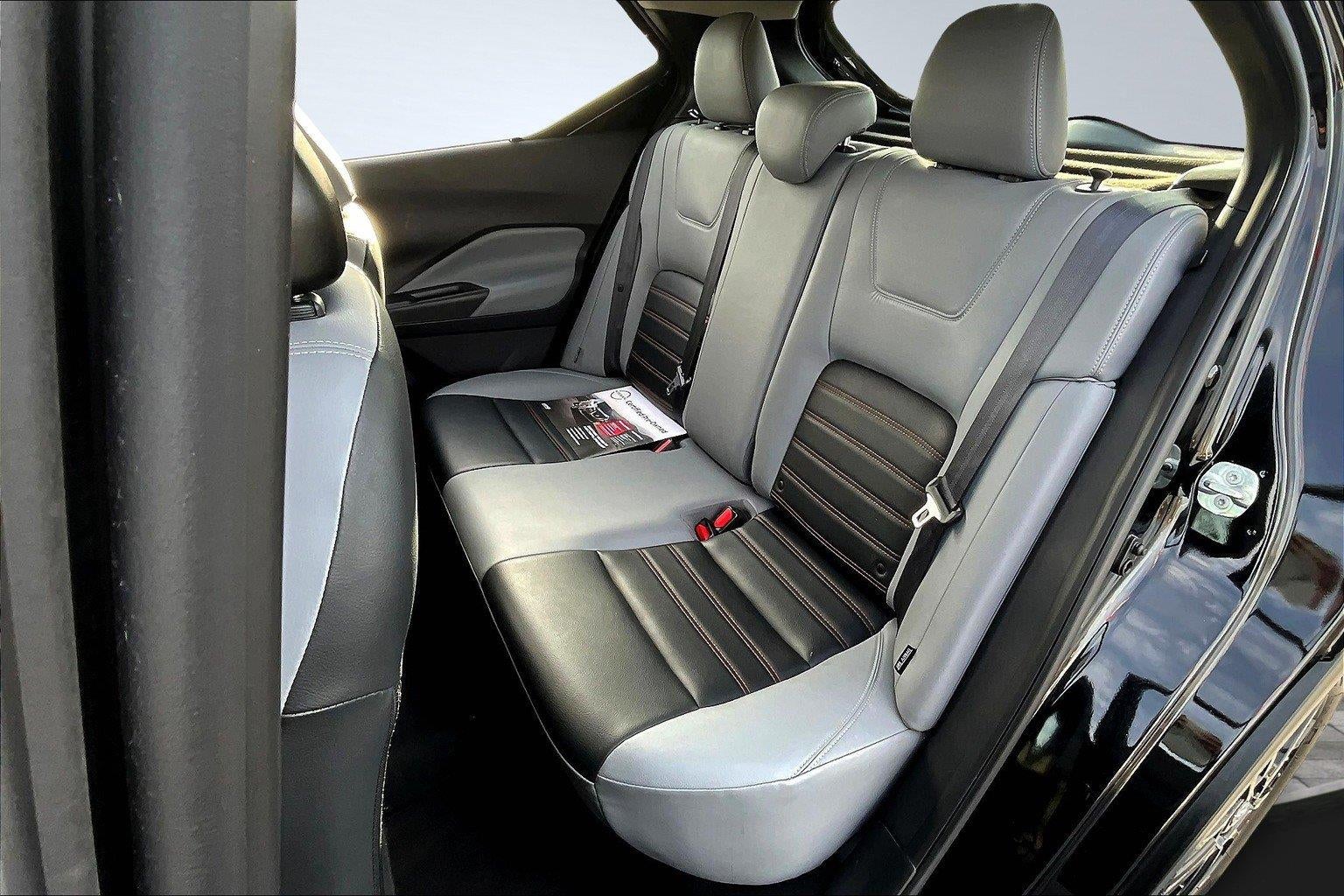 2021 Nissan Kicks SR