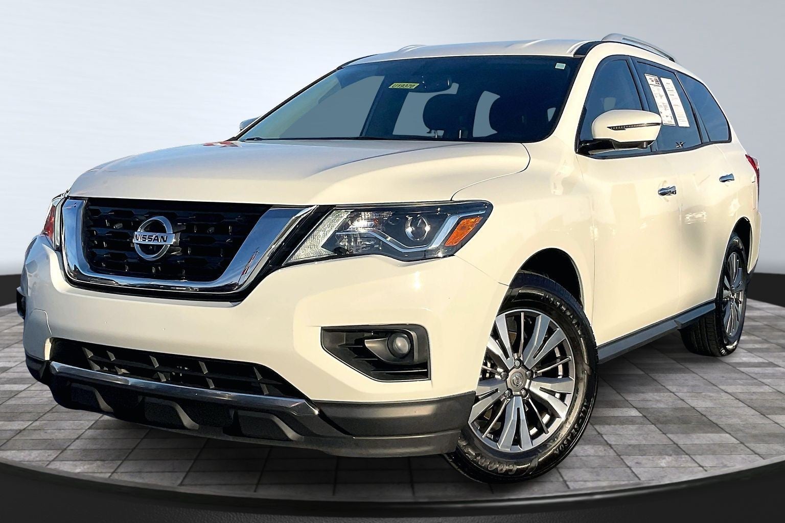 2020 Nissan Pathfinder SL