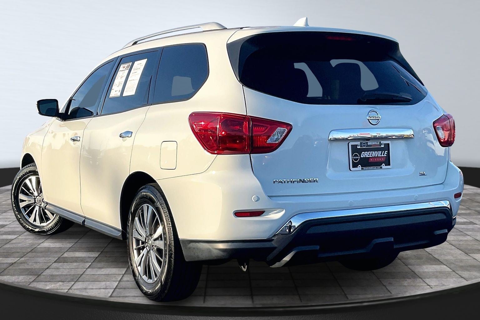 2020 Nissan Pathfinder SL