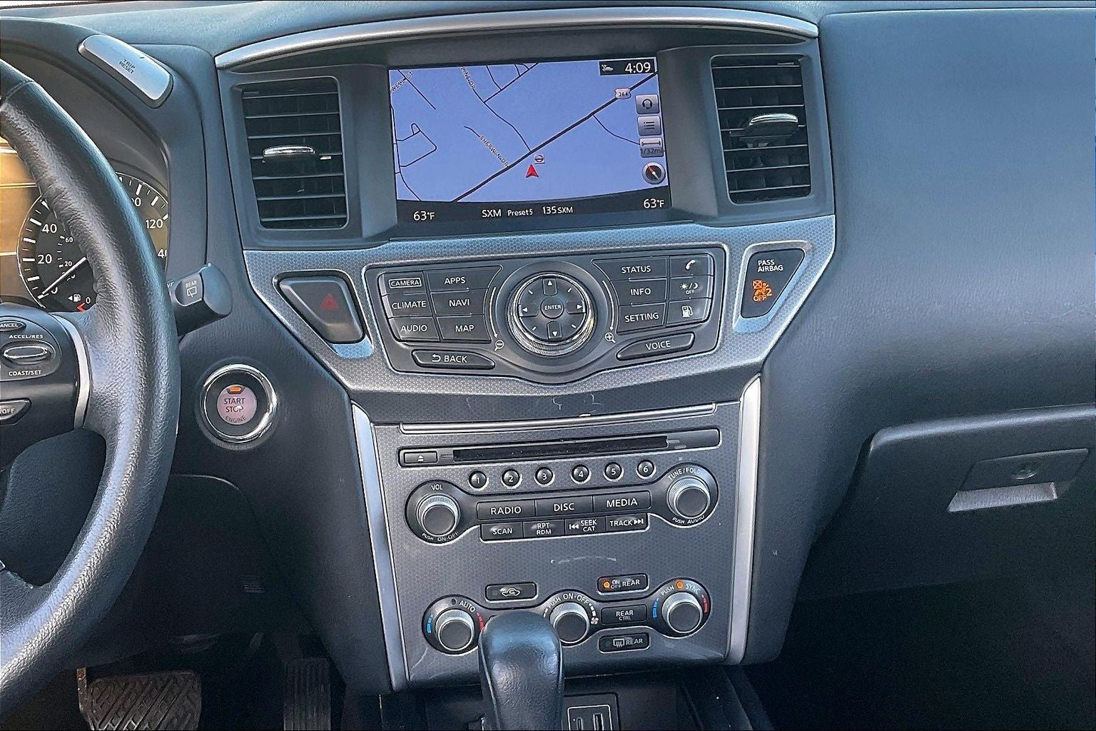 2020 Nissan Pathfinder SL