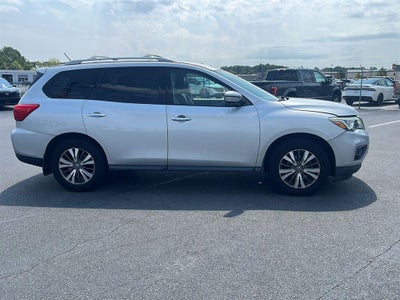 2018 Nissan Pathfinder SV