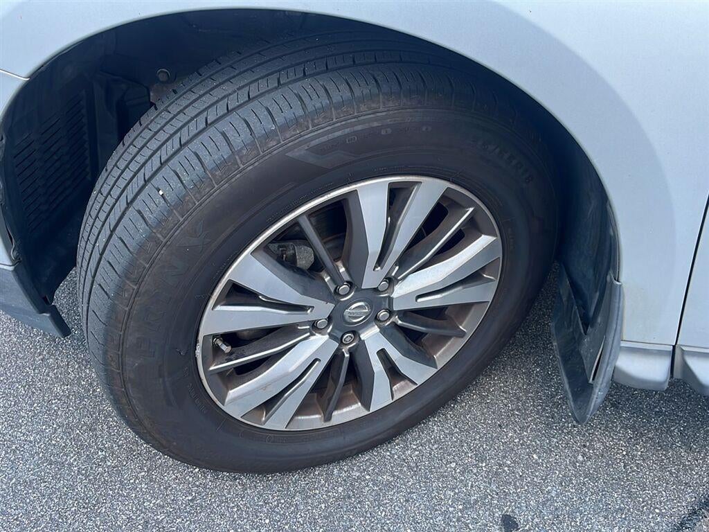 2018 Nissan Pathfinder SV