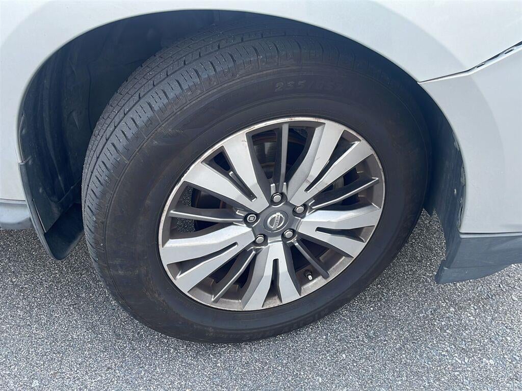 2018 Nissan Pathfinder SV