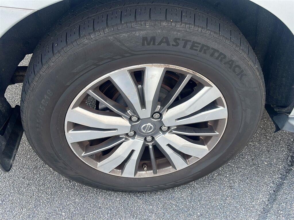 2018 Nissan Pathfinder SV