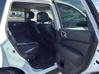 2017 Nissan Pathfinder Platinum