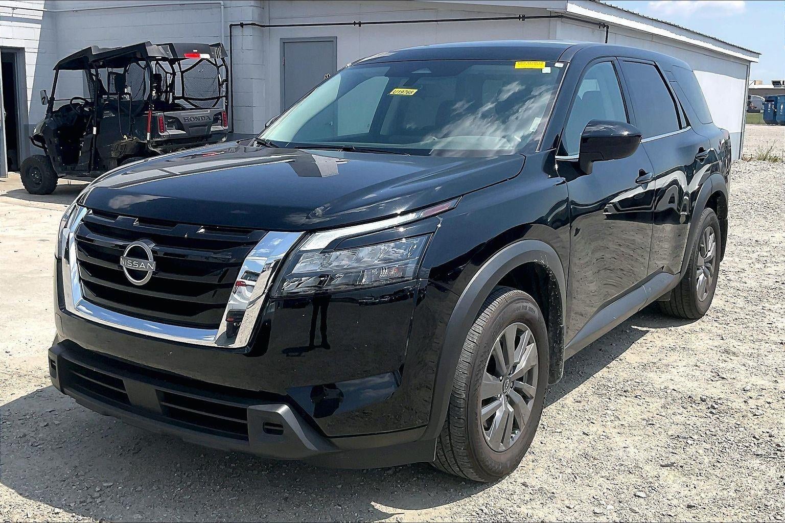 2025 Nissan Pathfinder S