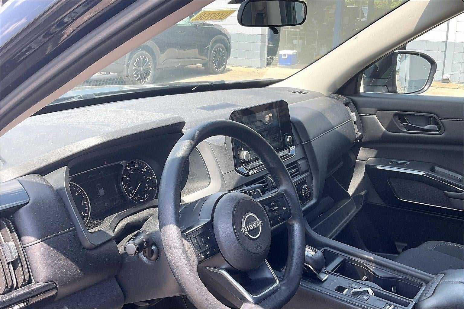2025 Nissan Pathfinder S