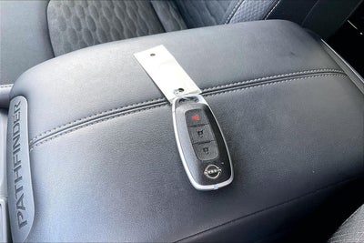 2025 Nissan Pathfinder S