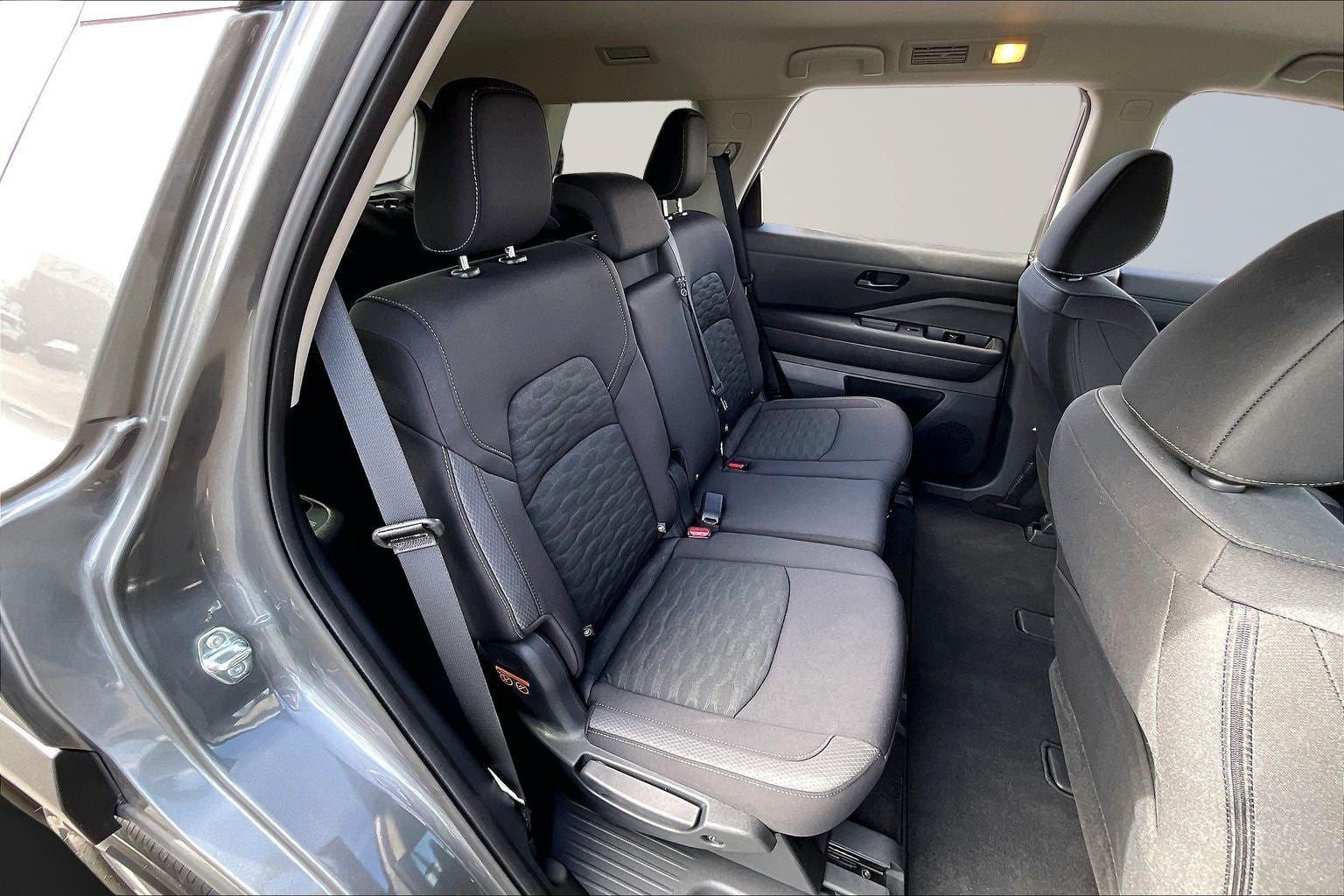 2025 Nissan Pathfinder S