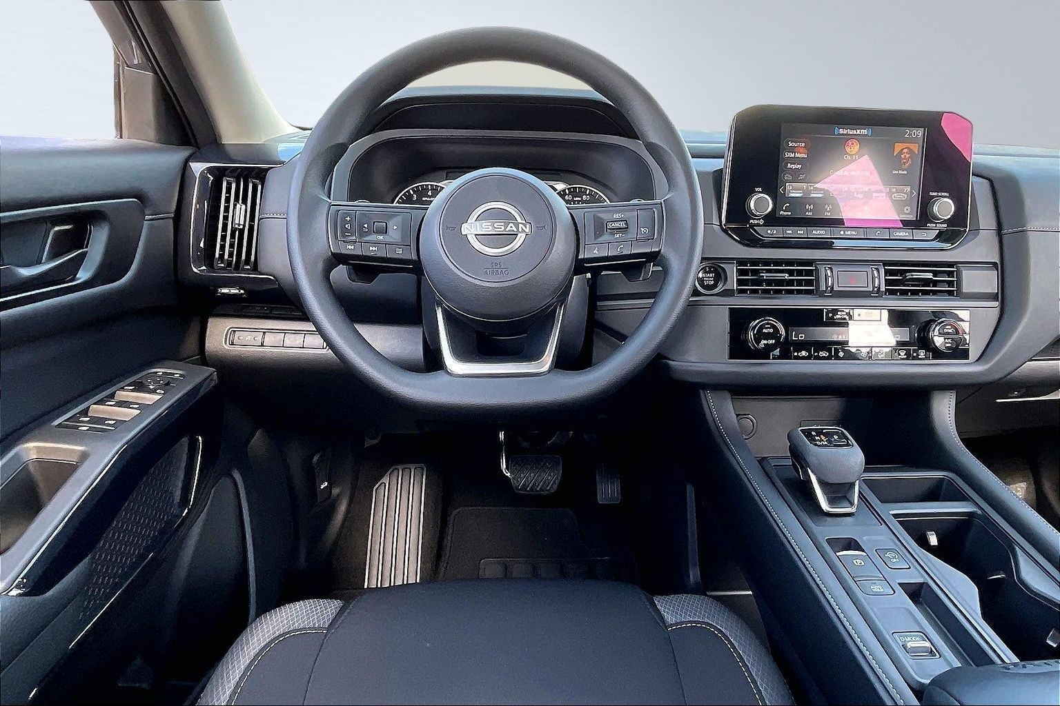 2025 Nissan Pathfinder S