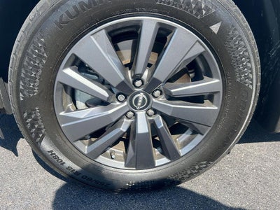 2022 Nissan Pathfinder SV