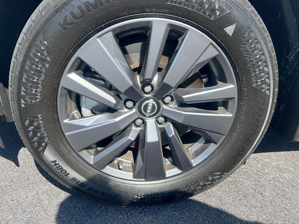 2022 Nissan Pathfinder SV