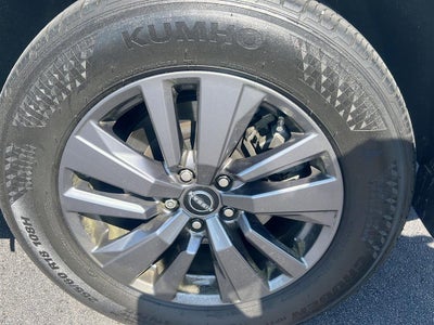 2022 Nissan Pathfinder SV