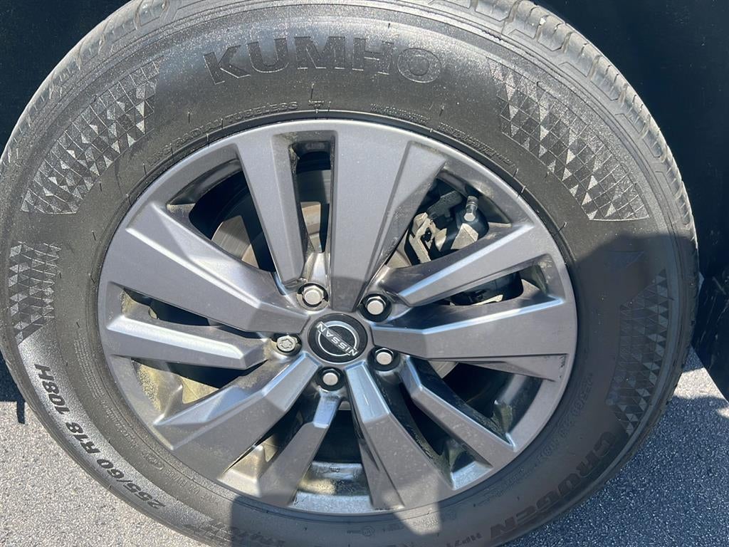 2022 Nissan Pathfinder SV