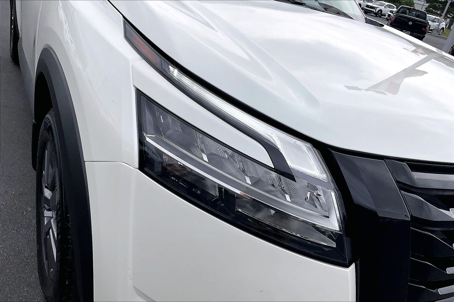 2022 Nissan Pathfinder SV