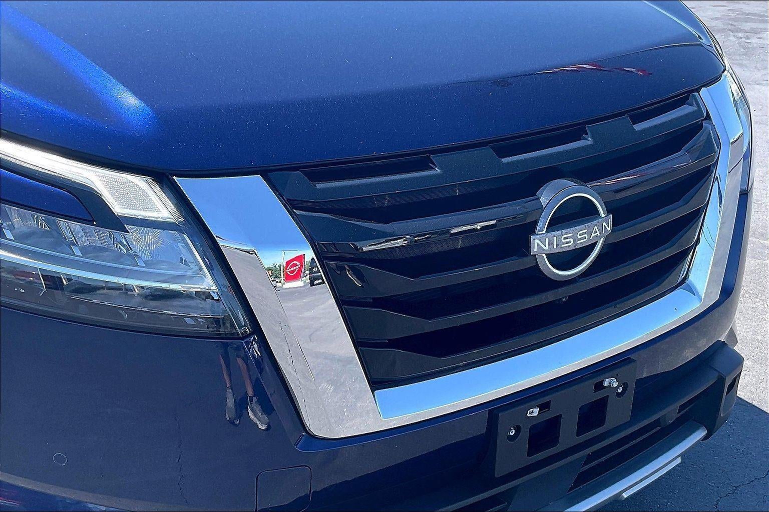 2024 Nissan Pathfinder SL