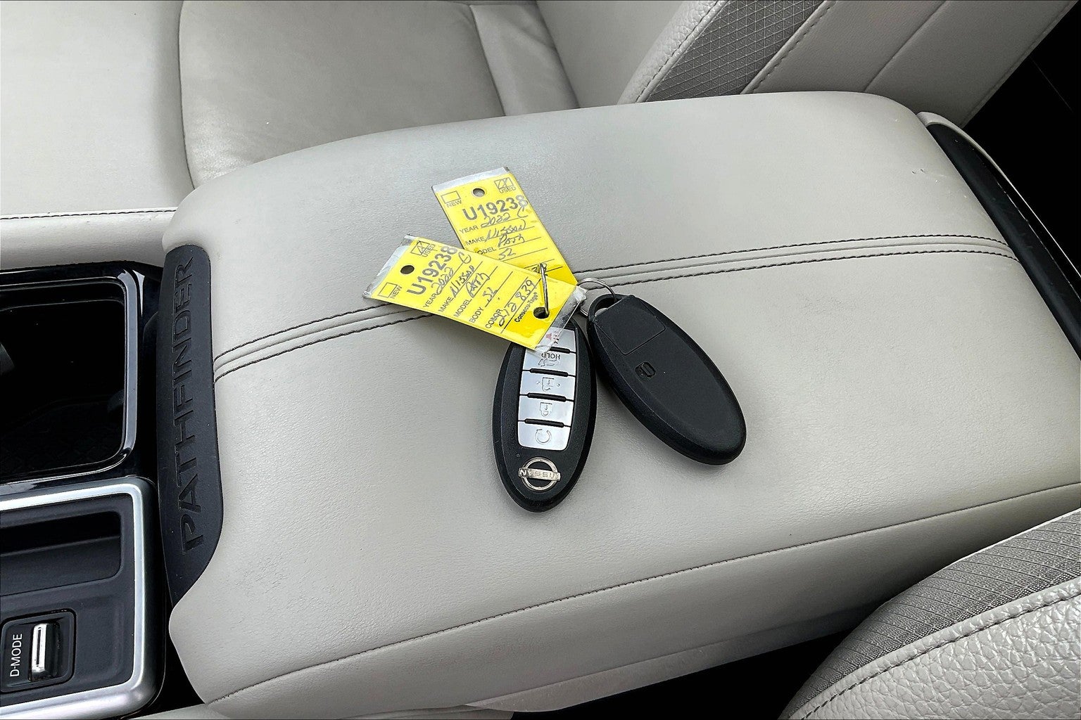 2022 Nissan Pathfinder SL