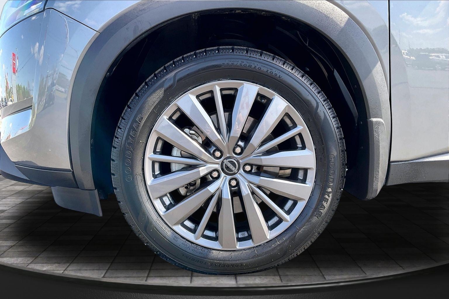 2024 Nissan Pathfinder SL