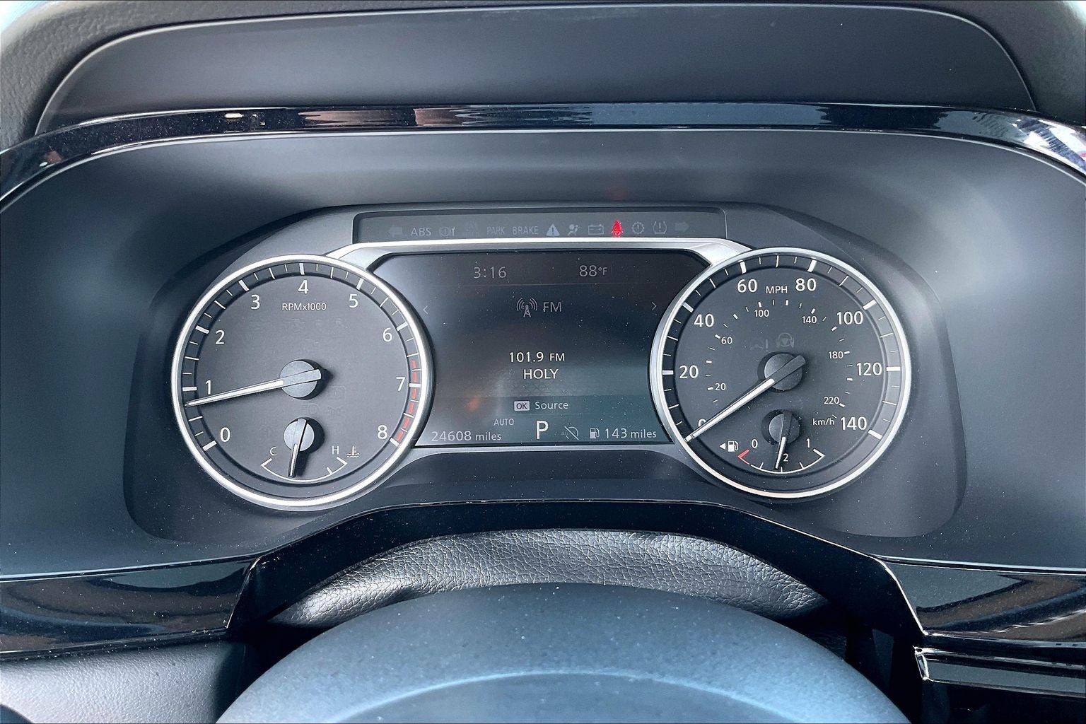 2024 Nissan Pathfinder SL