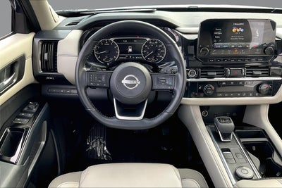 2023 Nissan Pathfinder SL