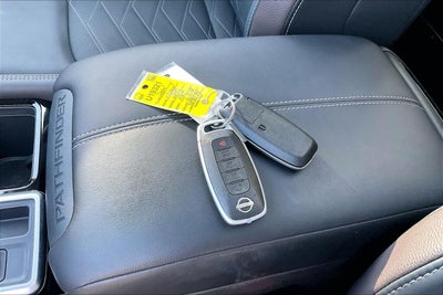 2024 Nissan Pathfinder Platinum