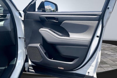 2021 Toyota Highlander LE