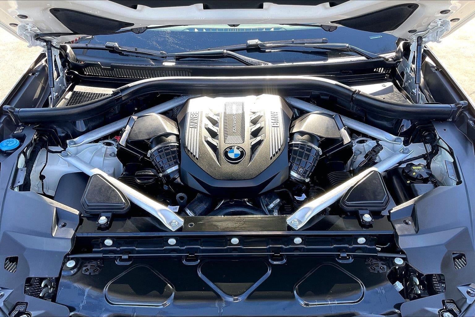 2022 BMW X6 M50i