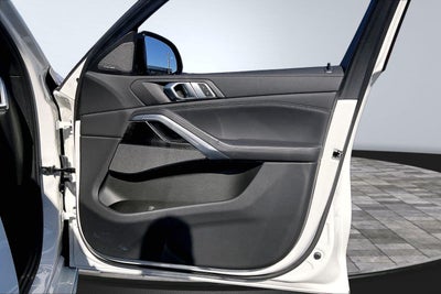 2022 BMW X6 M50i