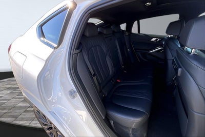 2022 BMW X6 M50i