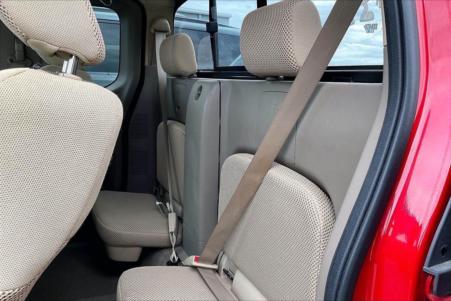 2011 Suzuki Equator 2WD EXT CAB I4