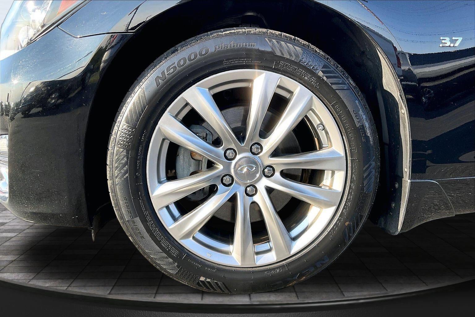 2018 INFINITI Q70 3.7 LUXE