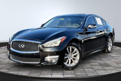 2018 INFINITI Q70 3.7 LUXE