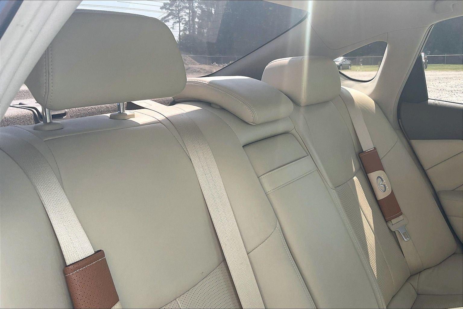2018 INFINITI Q70 3.7 LUXE