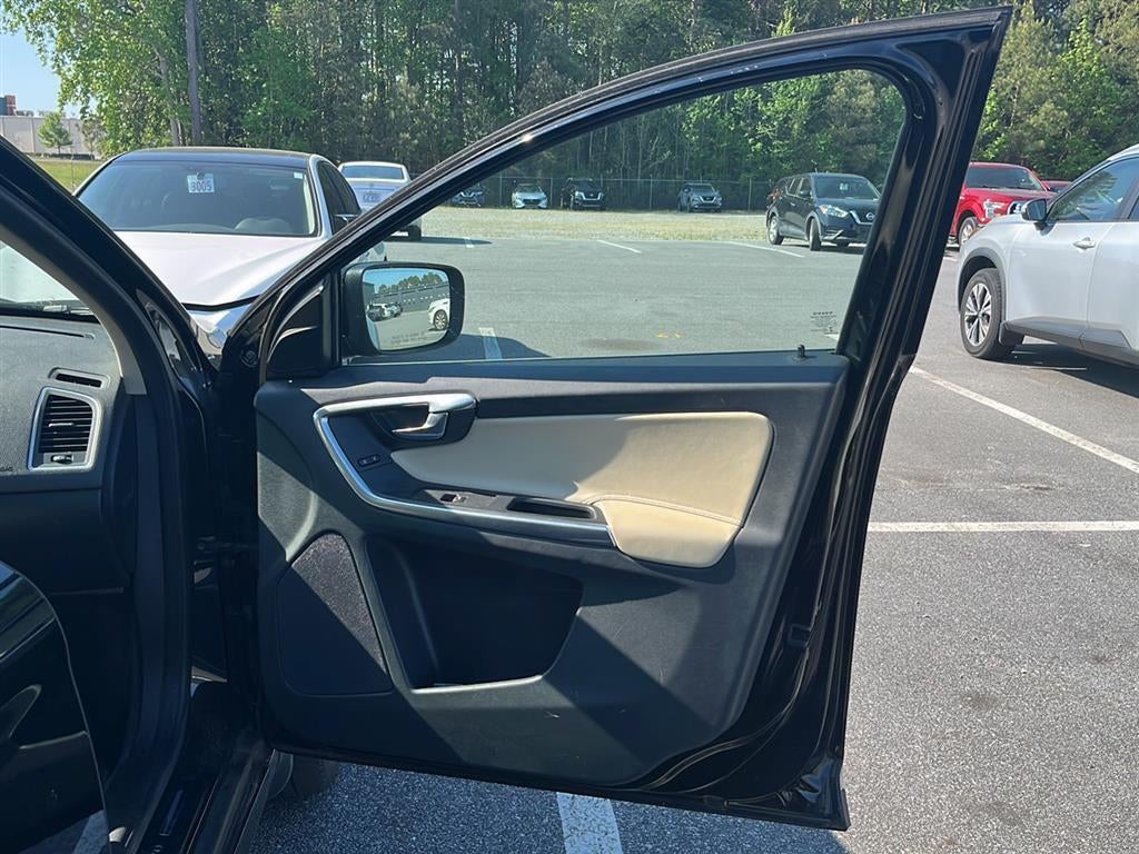 2016 Volvo XC60 T5 Drive-E Platinum