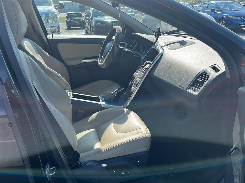 2016 Volvo XC60 T5 Drive-E Platinum