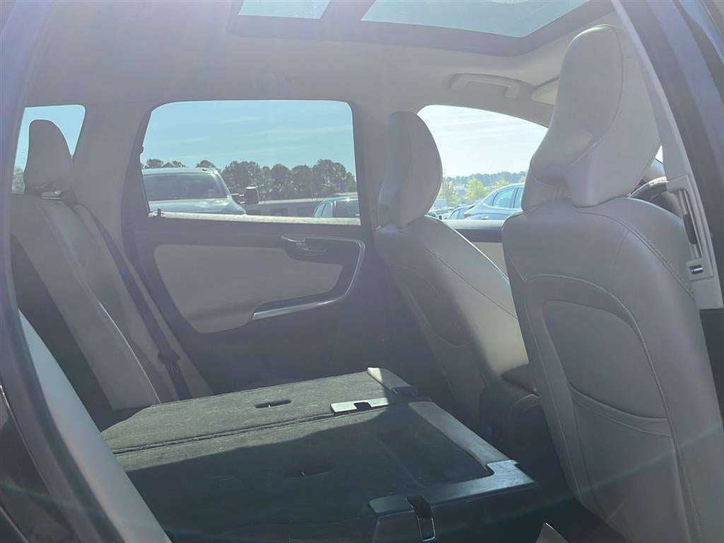 2016 Volvo XC60 T5 Drive-E Platinum