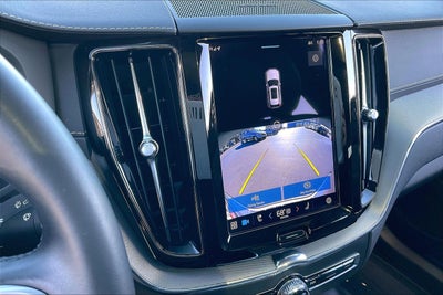 2022 Volvo XC60 R-Design