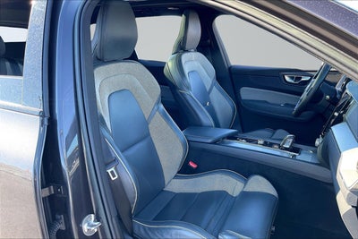 2022 Volvo XC60 R-Design