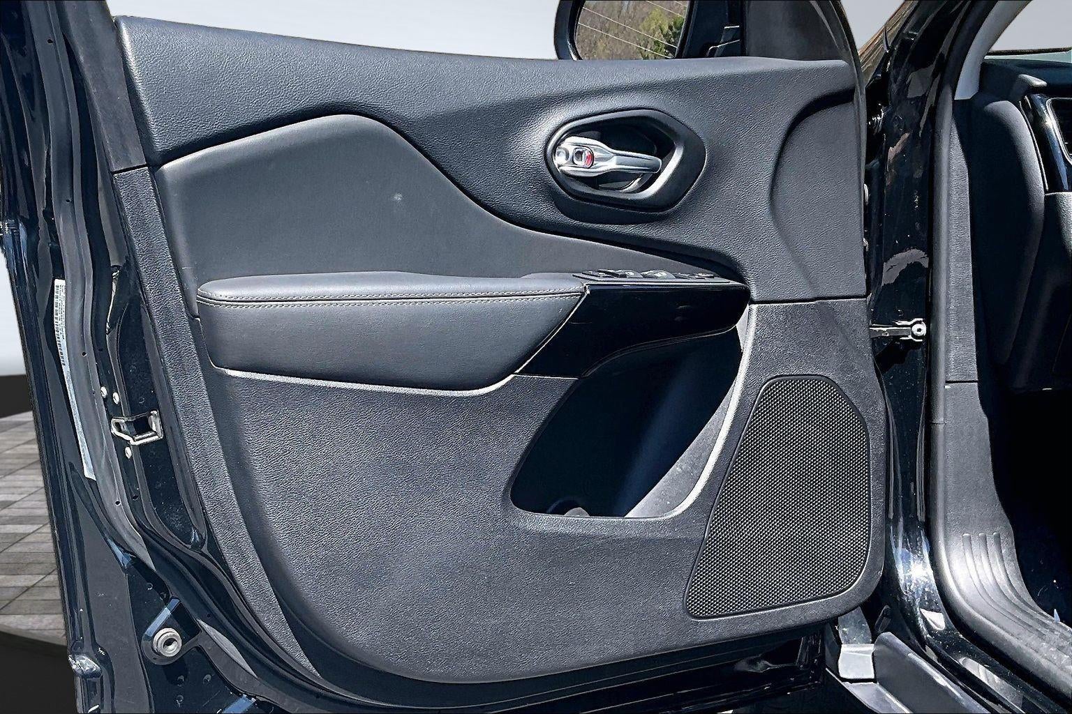 2023 Jeep Cherokee Altitude Lux