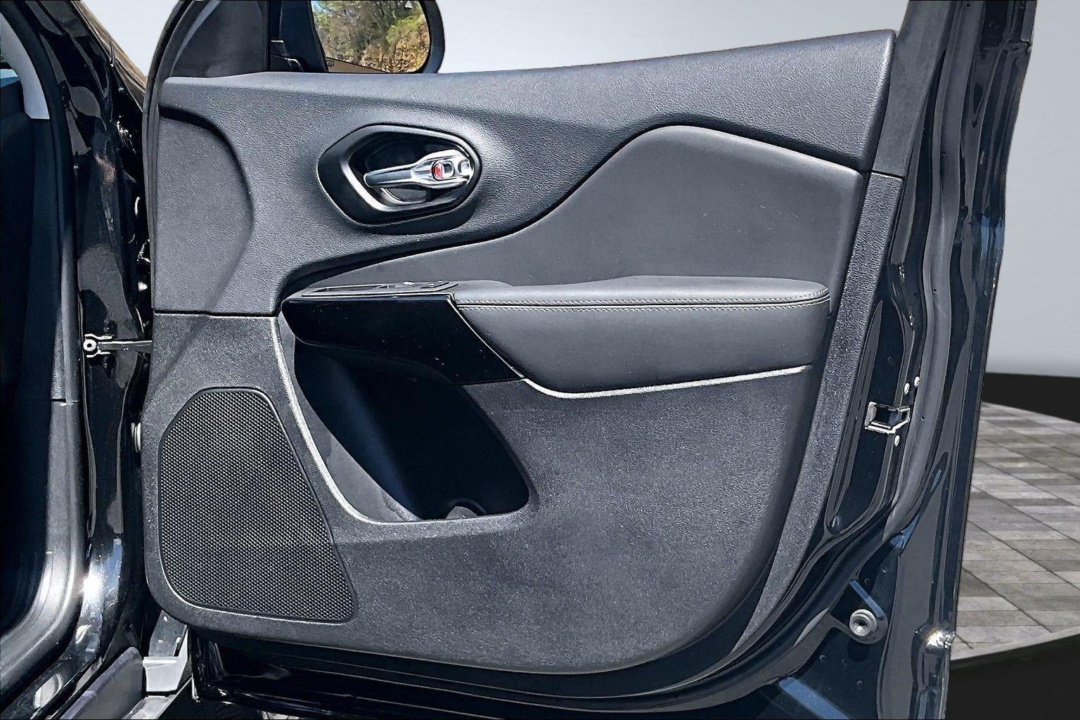 2023 Jeep Cherokee Altitude Lux